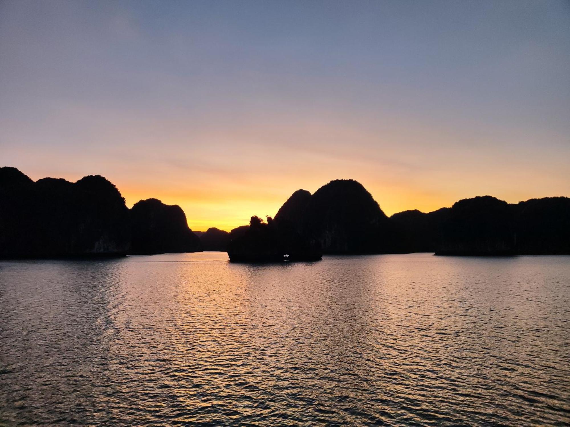 Venezia Cruises Hotell Ha Long Eksteriør bilde