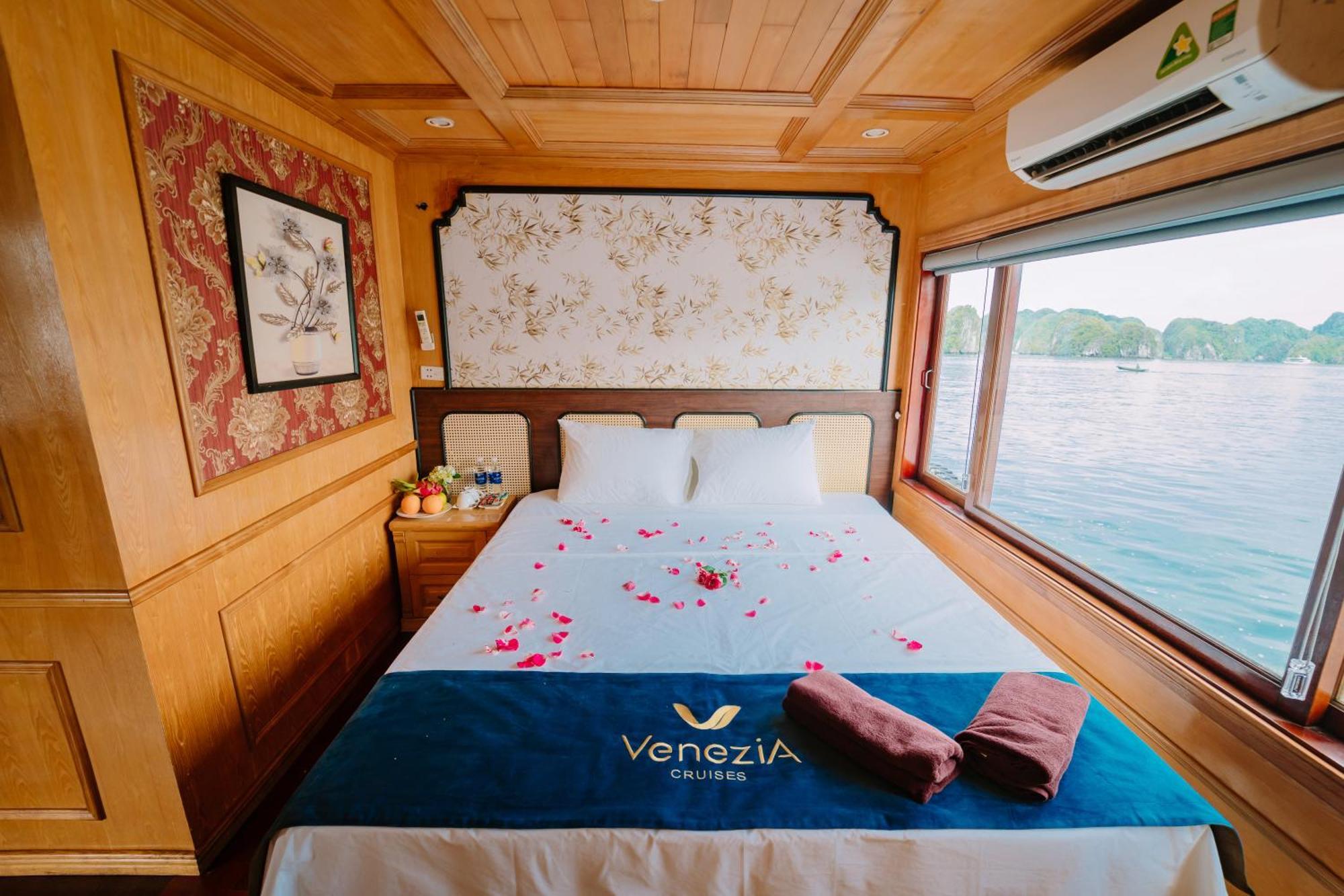 Venezia Cruises Hotell Ha Long Eksteriør bilde